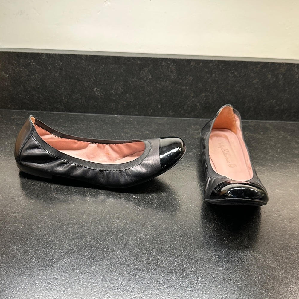 Pretty Ballerinas Black Patent Leather Flats